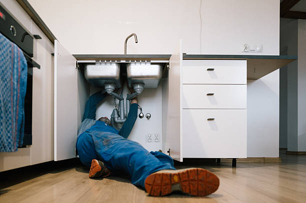 Professional Leak Detection technician working in Kenilworth, PA